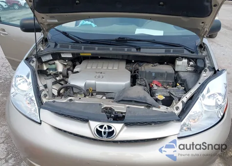 2010 Toyota Sienna Le z USA, uszkodzony, nr VIN 5TDJK4CC0AS033641